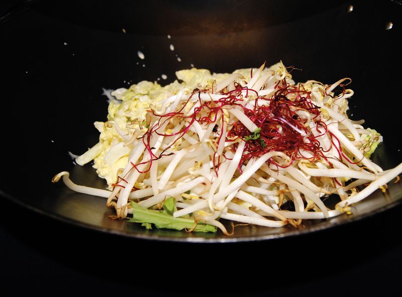 Asiatische Gemüsepfanne aus dem Wok