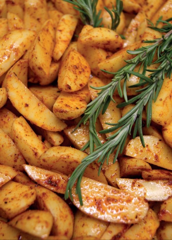 Gewürzte Kartoffelecken mit Rosmarin