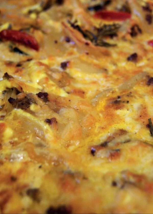 Pastizio, griechischer Nudelauflauf, goldbraun gebacken
